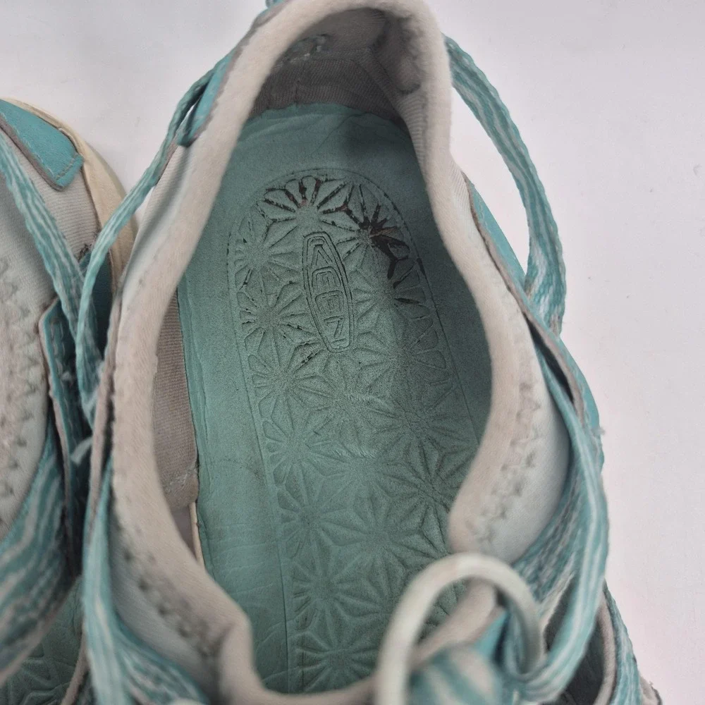 Keen Whisper‎ Sandals Youth Girls Size 4 Blue Bungee Hiking Sport Water Shoes